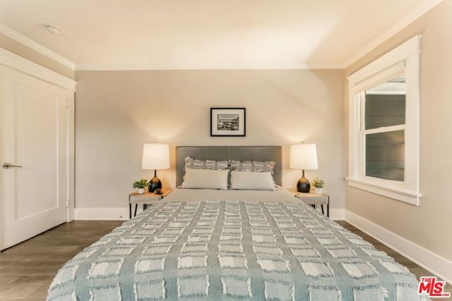 6607 De Longpre Avenue, Los Angeles, CA 90028