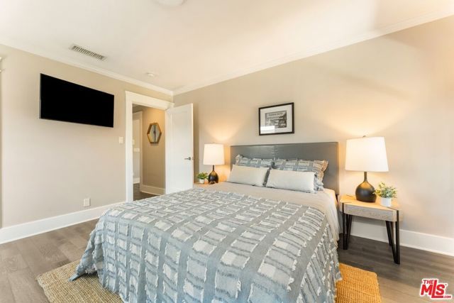 6607 De Longpre Avenue, Los Angeles, CA 90028