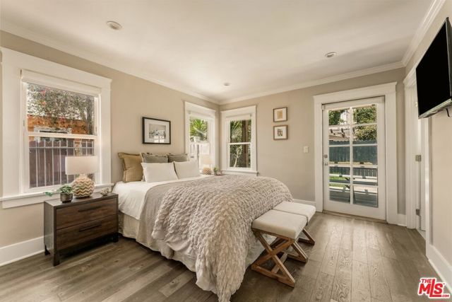 6607 De Longpre Avenue, Los Angeles, CA 90028