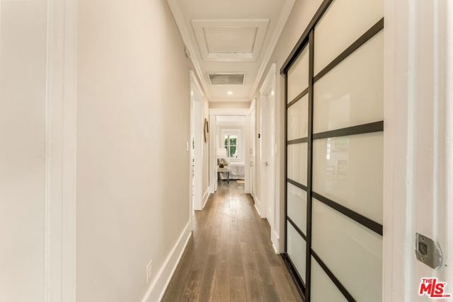 6607 De Longpre Avenue, Los Angeles, CA 90028