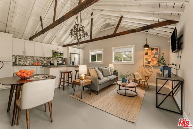 6607 De Longpre Avenue, Los Angeles, CA 90028
