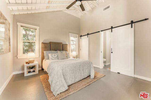 6607 De Longpre Avenue, Los Angeles, CA 90028