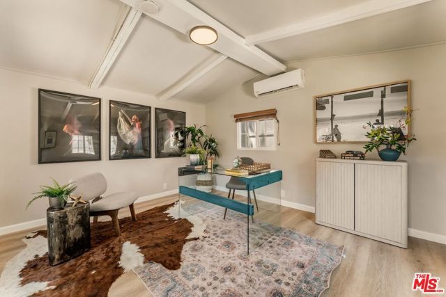 6607 De Longpre Avenue, Los Angeles, CA 90028