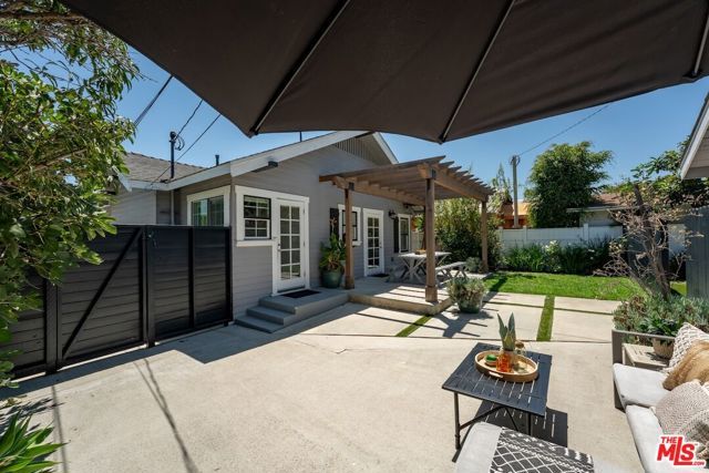 6607 De Longpre Avenue, Los Angeles, CA 90028