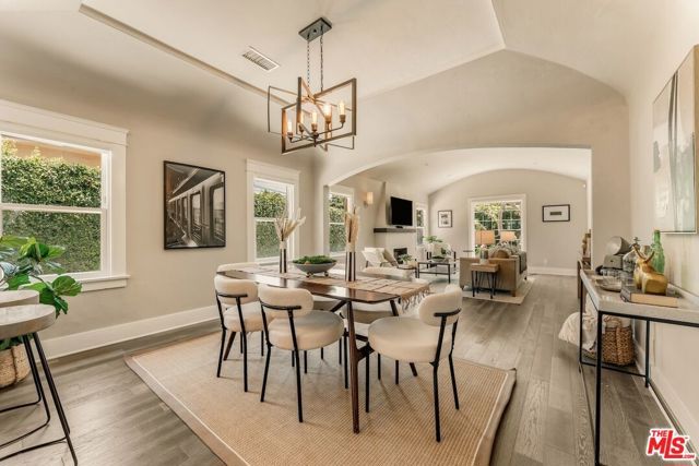 6607 De Longpre Avenue, Los Angeles, CA 90028