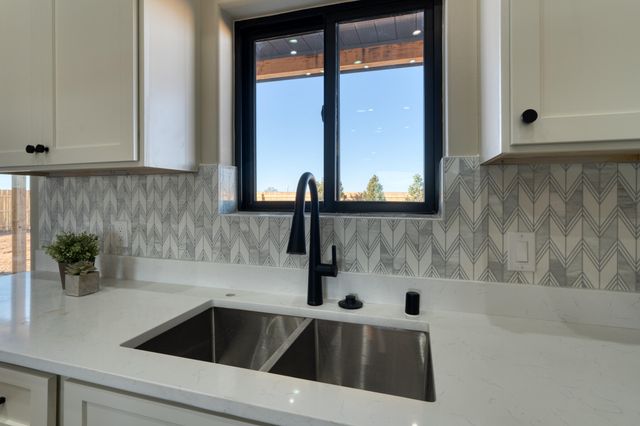 6 Lobo Drive, Moriarty, NM 87035