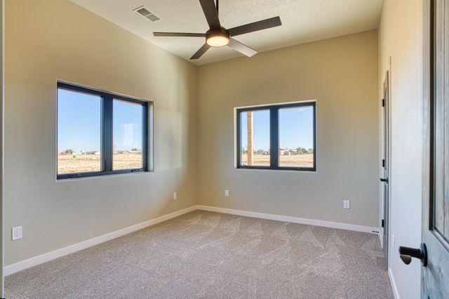 6 Lobo Drive, Moriarty, NM 87035