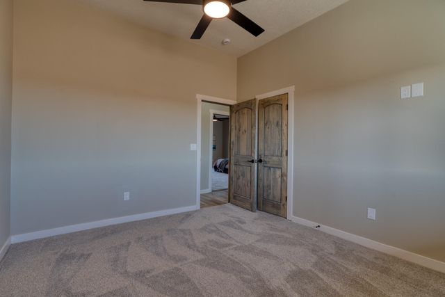 6 Lobo Drive, Moriarty, NM 87035