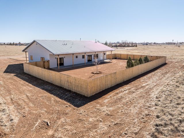 6 Lobo Drive, Moriarty, NM 87035