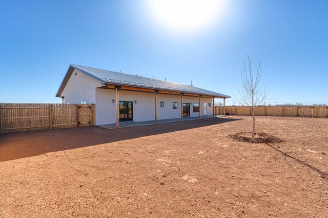 6 Lobo Drive, Moriarty, NM 87035