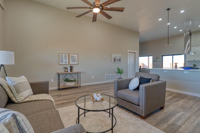 6 Lobo Drive, Moriarty, NM 87035