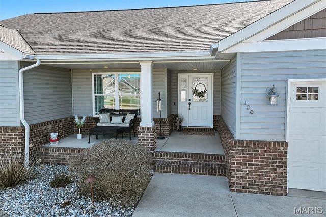 100 Bridgewater Lane, Highland, IL 62249