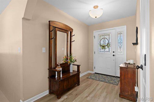 100 Bridgewater Lane, Highland, IL 62249