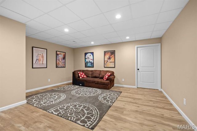 100 Bridgewater Lane, Highland, IL 62249