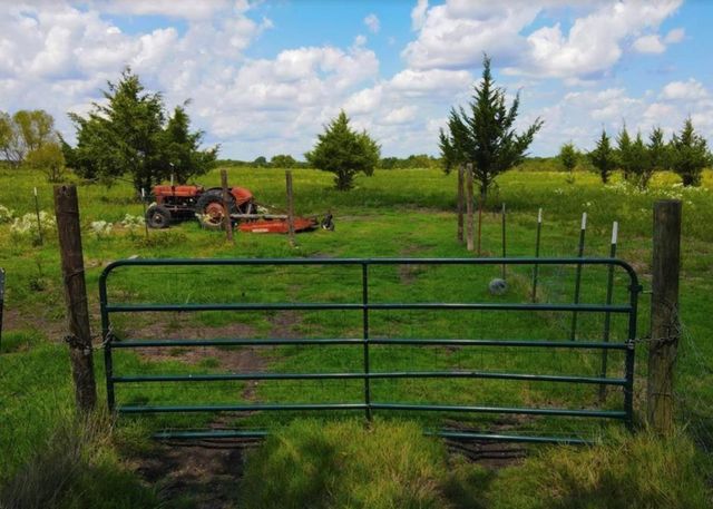 871 County Road 15190, Blossom, TX 75416