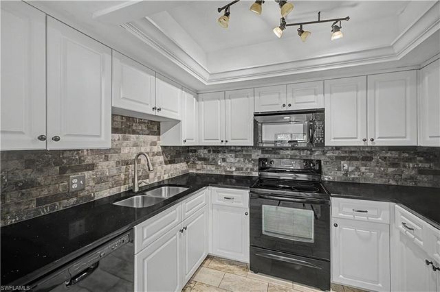 908 Augusta BLVD A907, Naples, FL 34113
