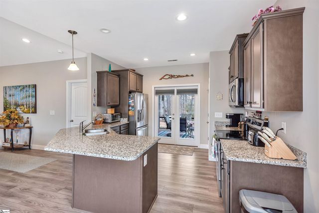 160 Inlet Pointe Drive, Anderson, SC 29625