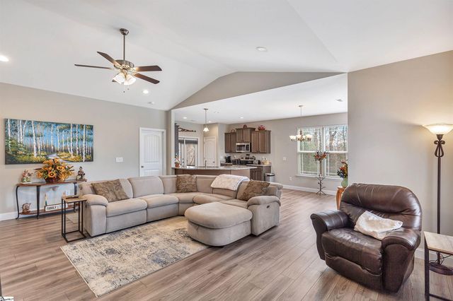 160 Inlet Pointe Drive, Anderson, SC 29625