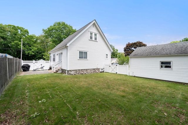 17 Juliette St, Andover, MA 01810
