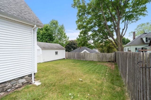 17 Juliette St, Andover, MA 01810