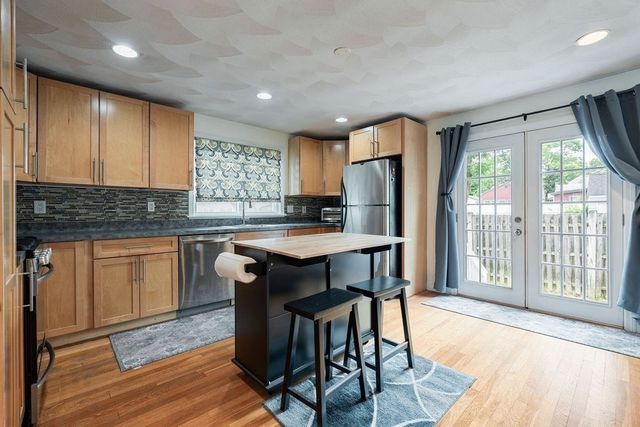 17 Juliette St, Andover, MA 01810