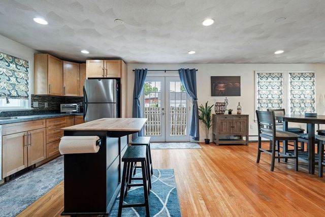 17 Juliette St, Andover, MA 01810