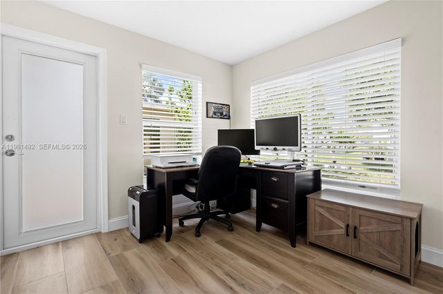 6945 NW 17th St, Margate, FL 33063