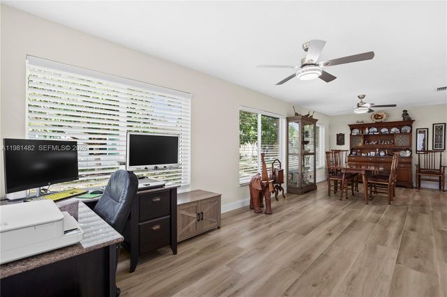 6945 NW 17th St, Margate, FL 33063