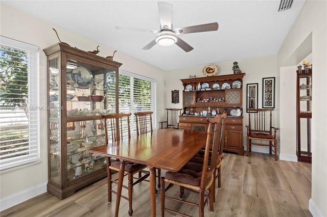 6945 NW 17th St, Margate, FL 33063