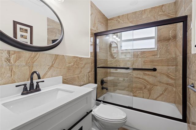 6945 NW 17th St, Margate, FL 33063