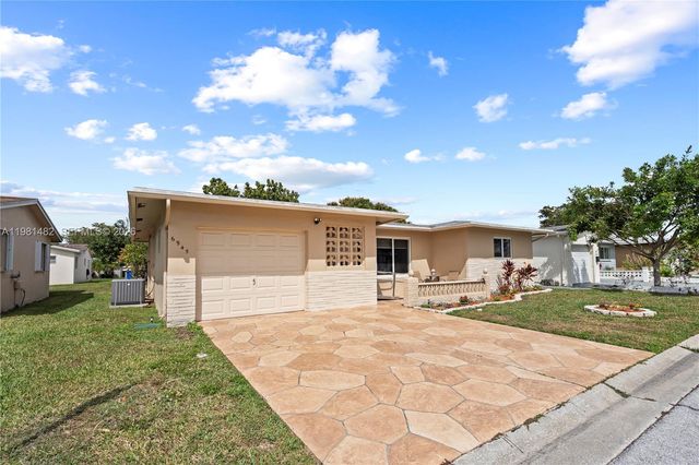 6945 NW 17th St, Margate, FL 33063