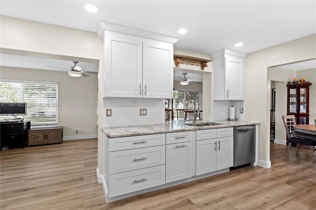 6945 NW 17th St, Margate, FL 33063