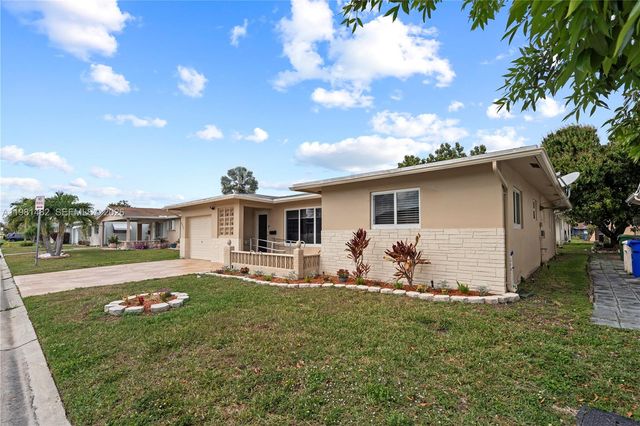 6945 NW 17th St, Margate, FL 33063