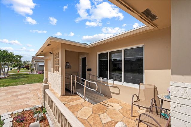 6945 NW 17th St, Margate, FL 33063