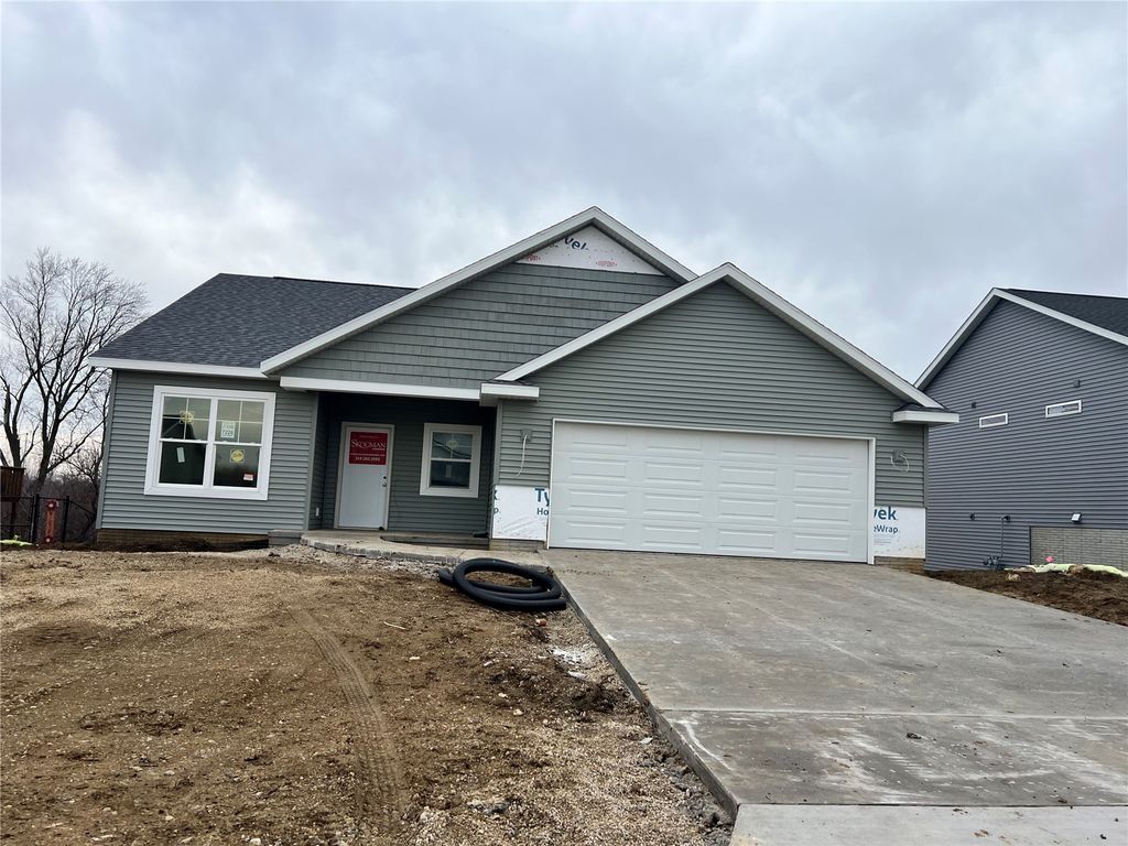 7226 Country Ridge Drive NW, Cedar Rapids, IA 52405