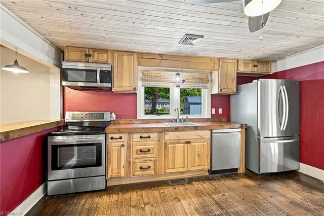 6667 Doral Drive, Tobaccoville, NC 27050