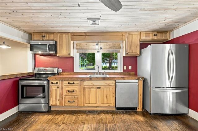 6667 Doral Drive, Tobaccoville, NC 27050