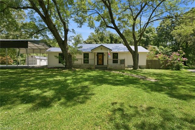 6667 Doral Drive, Tobaccoville, NC 27050