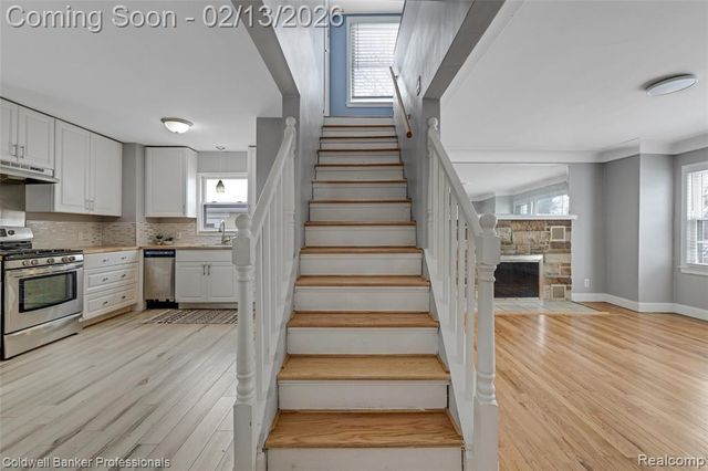 6821 N Lafayette Street, Dearborn Heights, MI 48127