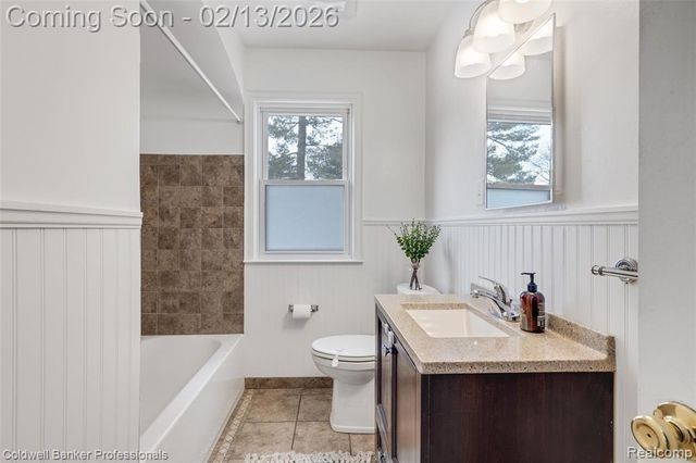 6821 N Lafayette Street, Dearborn Heights, MI 48127