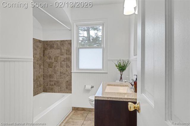 6821 N Lafayette Street, Dearborn Heights, MI 48127