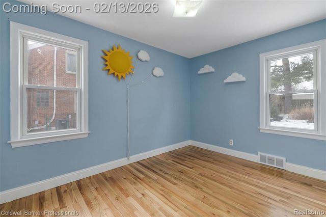 6821 N Lafayette Street, Dearborn Heights, MI 48127