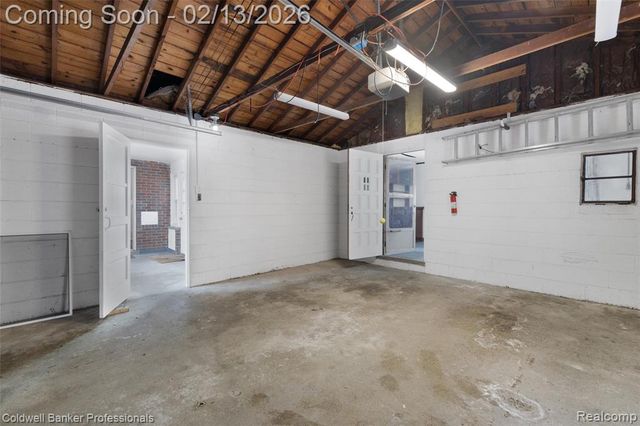 6821 N Lafayette Street, Dearborn Heights, MI 48127