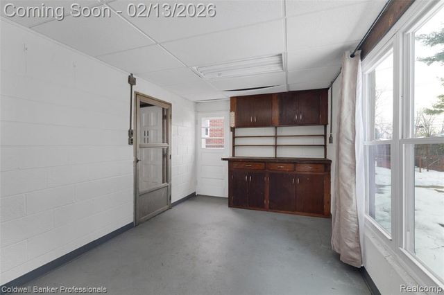 6821 N Lafayette Street, Dearborn Heights, MI 48127