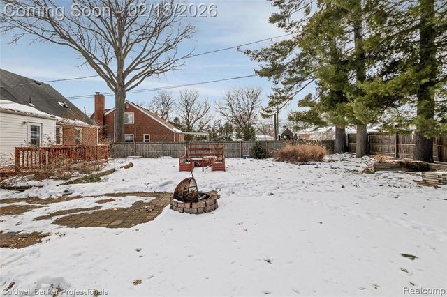 6821 N Lafayette Street, Dearborn Heights, MI 48127