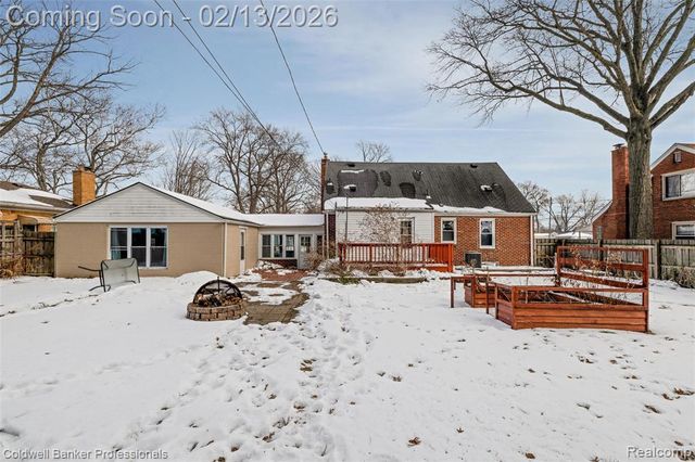 6821 N Lafayette Street, Dearborn Heights, MI 48127