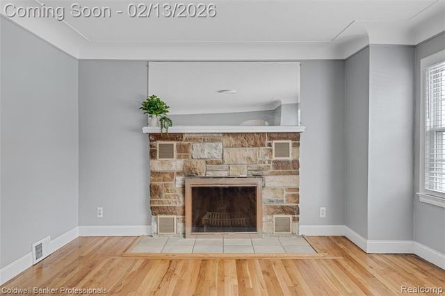 6821 N Lafayette Street, Dearborn Heights, MI 48127