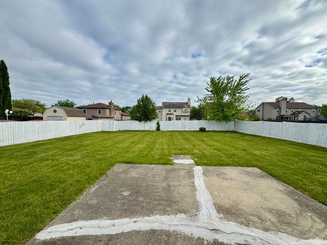 5522 Mallard Drive, Matteson, IL 60443