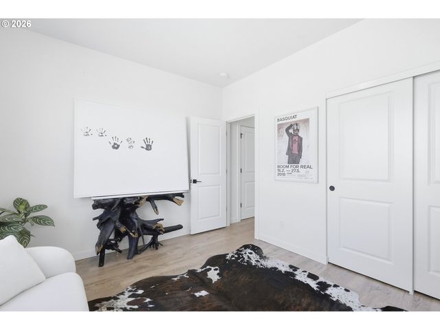8133 Se KINNAMAN St, Hillsboro, OR 97123
