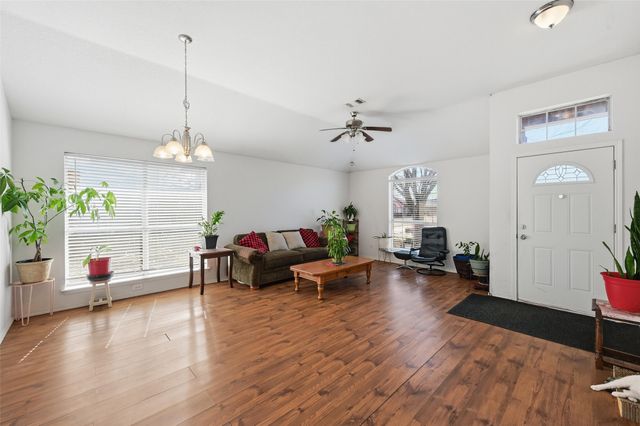 1308 Meadow Glen, Lancaster, TX 75146